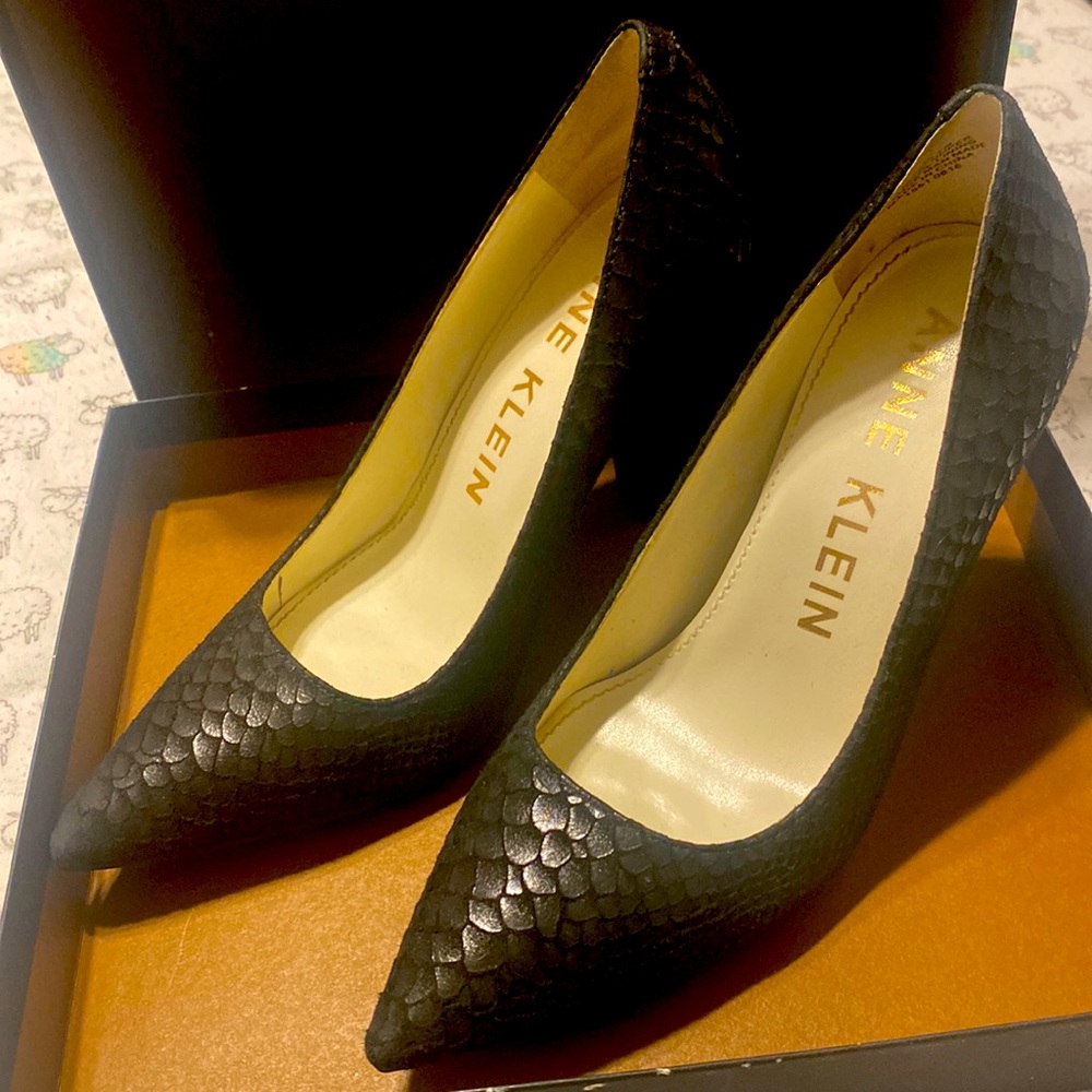 Black Anne Klein high heel pumps. Size 6.5.